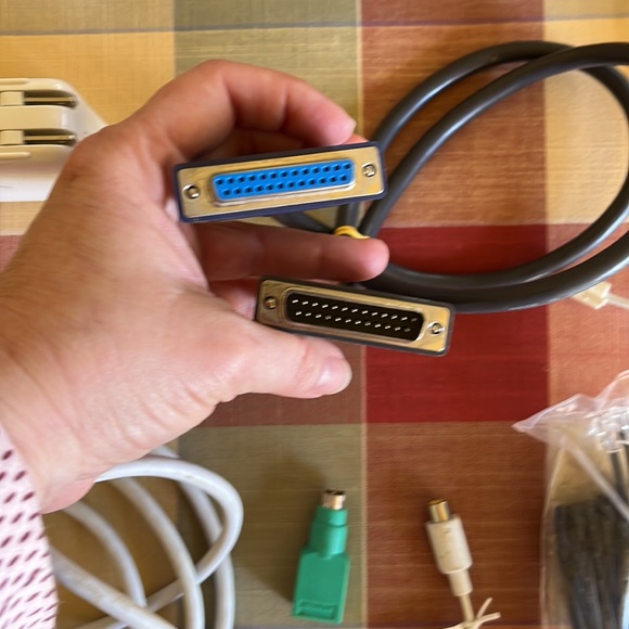 Misc electronic gear - Picture 3 of 5